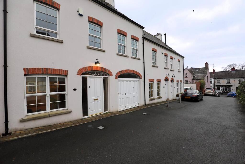 Royal Hillsborough Village Luxury Townhouse Exterior foto