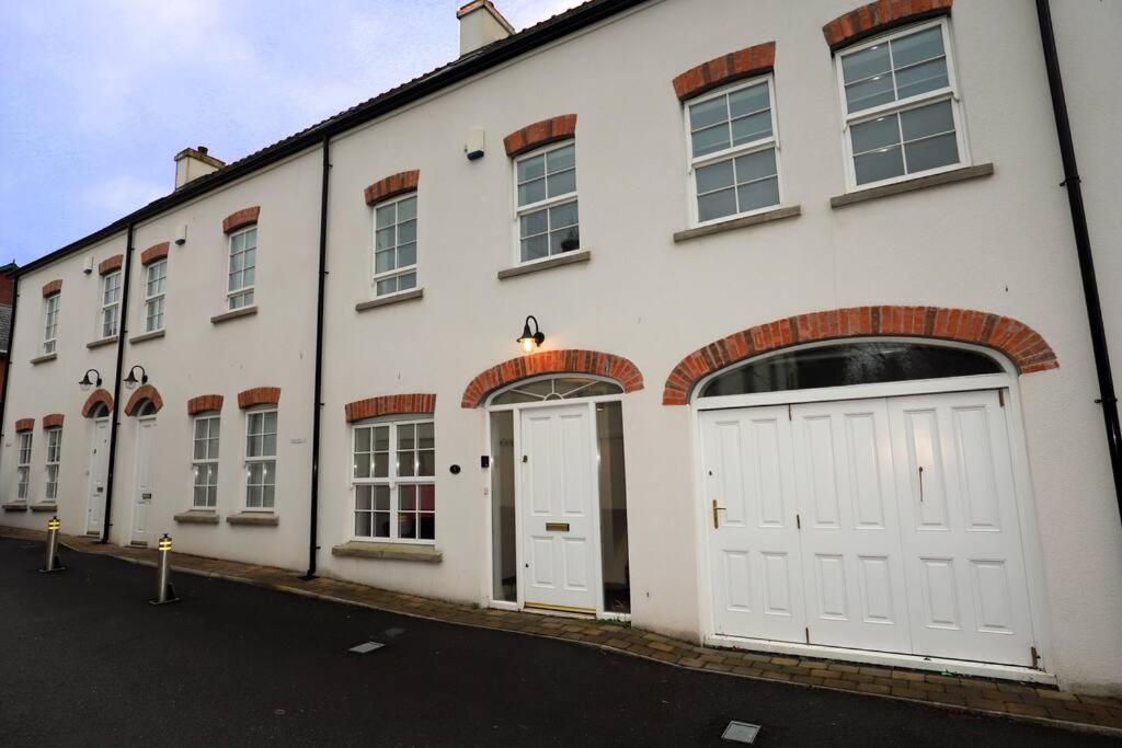 Royal Hillsborough Village Luxury Townhouse Exterior foto